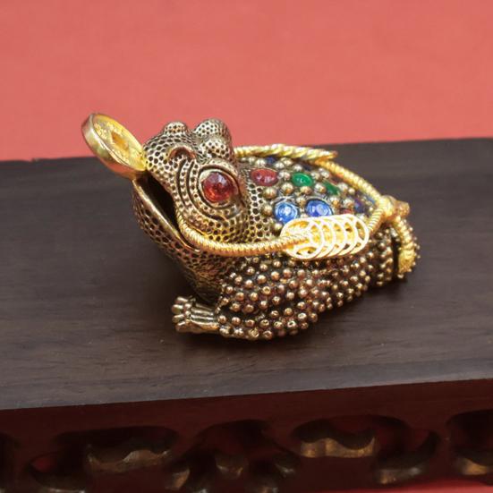 Латунная статуэтка жабы, винтажная 3-ногая золотая жаба, модель, мини-статуэтка лягушки из горного хрусталя, металлическая скульптура животного, украшение для рабочего стола в стиле фэн-шуй, орнамент