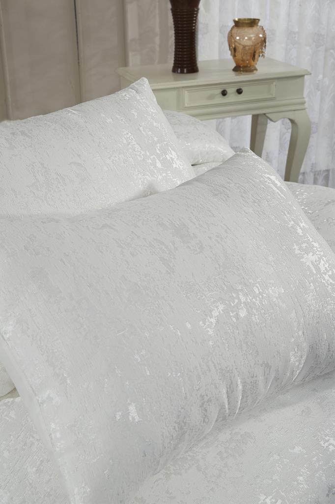 Комплект покрывала Slayka одноразмерный, покрывало 160х235 с наволочкой, ткань шенилл, для двуспальной кровати, кремовый капучино