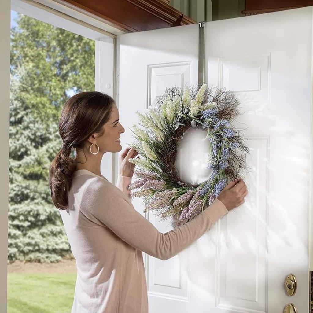 2pcs Over The Door Wreath Hanger Metal Hook for Christmas Wreaths Seasonal Decor Wreath Holder