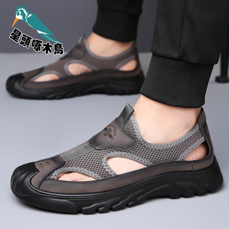 Мужские сандалии 2025 новые летние спортивные повседневные дышащие полые уличные нескользящие легкие перфорированные туфли