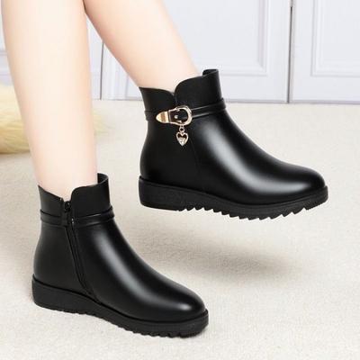 Плоские туфли для мам, хлопковые туфли, 2025, новые осенне-зимние полусапожки, обувь для женщин среднего и пожилого возраста, бархатные кожаные туфли, теплые ботинки Мартин