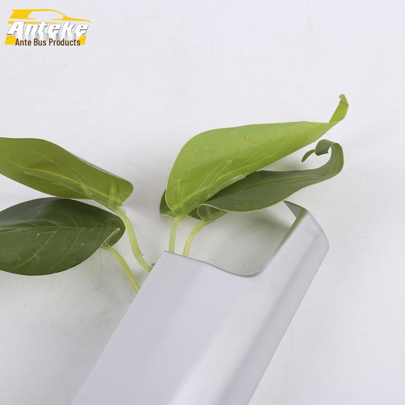 Наименование товара: "Накладки на внутреннюю отделку дверей Ant для Avalon 2019 - Декоративные светоотражающие панели"