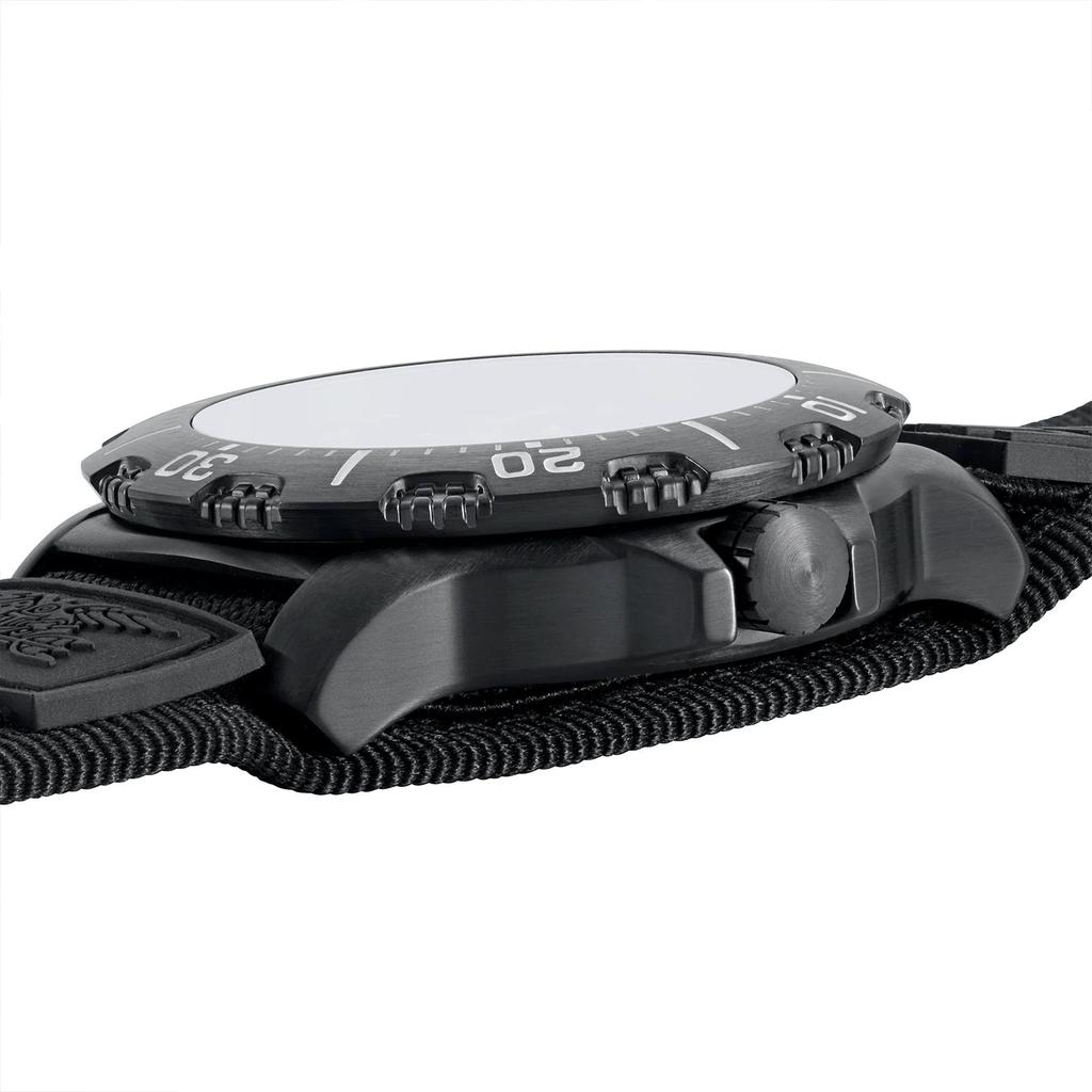 Luminox Мужские часы Navy SEAL 4230 Series XS.4231.SET