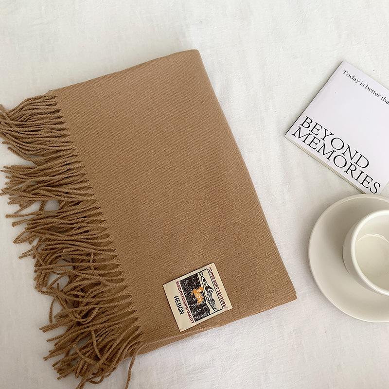 A Winter-specific, All-color, Multifunctional Scarf with A Soft Texture, Resembling The Feel of Cashmere, Providing Warmth and Protection.