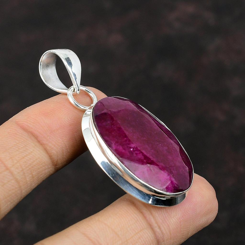 Граненый Кашмирский рубиновый кулон Кулон из натурального драгоценного камня Подвеска из стерлингового серебра 925 пробы Достойный кулон ручной работы Овальный камень Рубиновые украшения для подарка