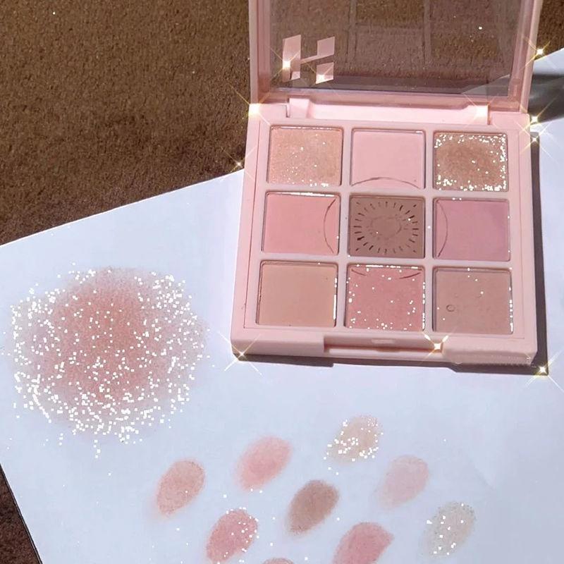 Nine Color Eyeshadow Tray Pearl Flash Matte Ground Color Contouring Tray Lasting Waterproof and Sweat Resistant Student Cosmetics Beauty Products