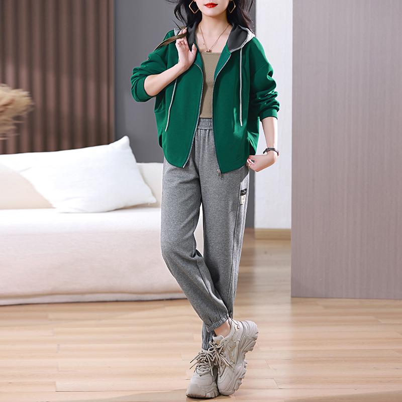 Women's Spring-Autumn 2025 Casual Sportswear: Fashionable, Age-Reducing Sweatshirt Two-Piece Set for Middle-Aged Moms