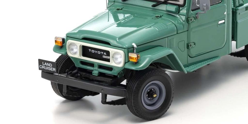 Kyosho Оригинальный пикап Toyota Land Cruiser 40, готовый продукт 1/18 (Модный зеленый)