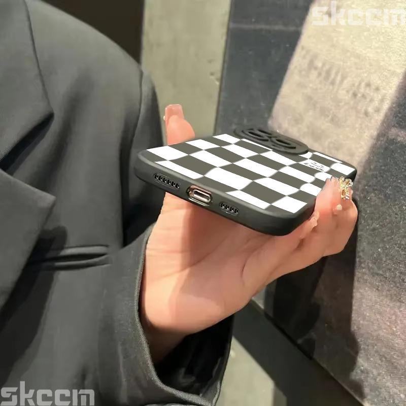 Белый Клетчатый Чехол для Телефона с Принтом Улыбающегося Лица для iPhone 16 15 14 13 12 11 Pro Max Mini 7 8 Plus X XR XS Матовый Ударопрочный Мягкий Чехол