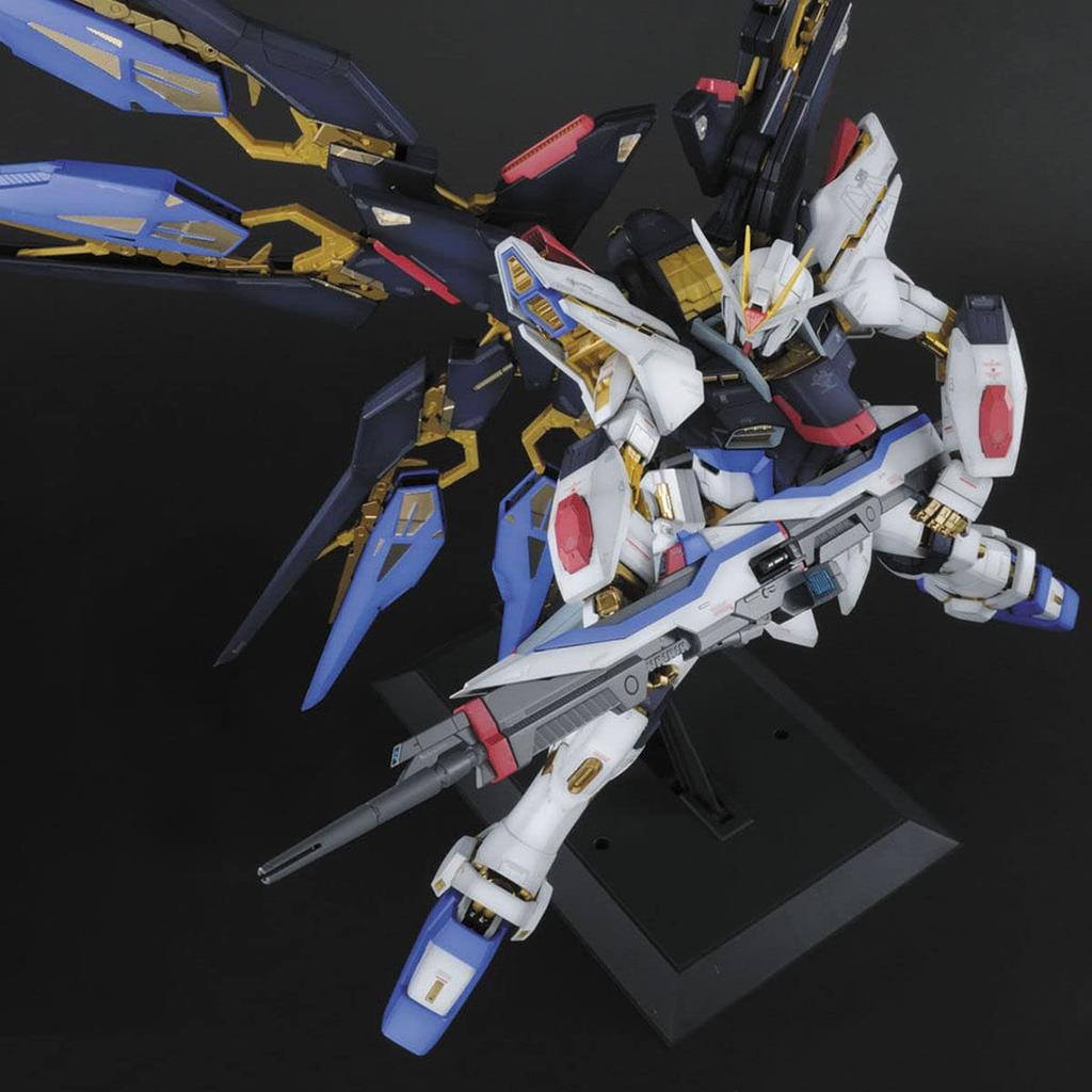 BANDAI SPIRITS PG Mobile Suit Gundam SEED DESTINY Strike Freedom Gundam Scale Plastic Model 1/60 Pre-Colored