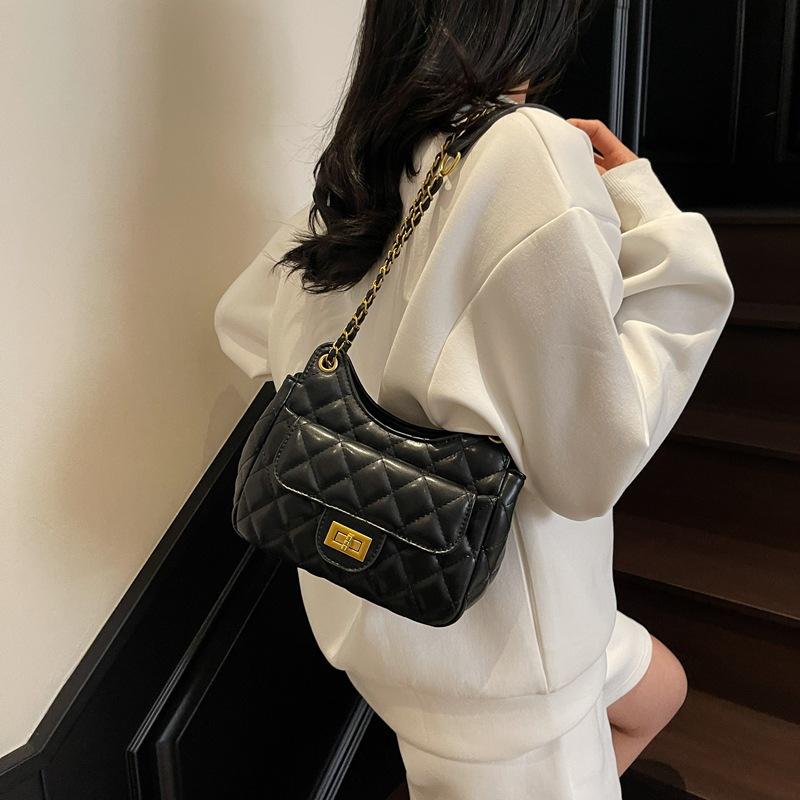 Цепочная сумка Женская Новая Мода Сумка на плечо подмышку Повседневная Мягкая кожа Сумка мессенджер