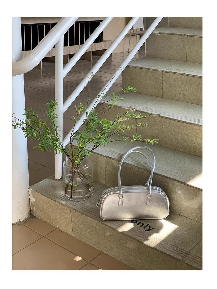 Серебряная сумка через плечо в стиле балета от корейской компании Niche 2024 года: Модная и универсальная сумка