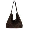 Large-capacity leopard print bag women's 2025 new autumn and winter fashion versatile shoulder bag casual commuter tote bag