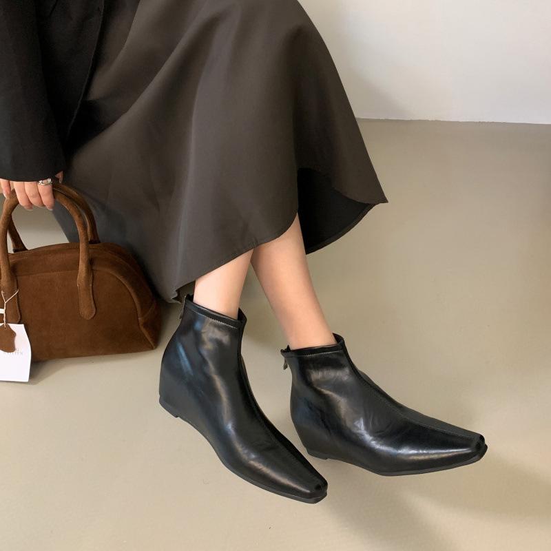 Европейско-американские короткие ботинки с квадратным носком женские 2025 осень-зима новые женские ботинки модные на внутренней платформе тонкие ботинки нишевый дизайн