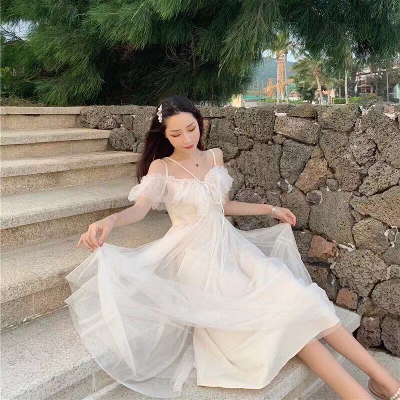 Нежное платье средней длины на подтяжках Платье феи Модное платье на подтяжках