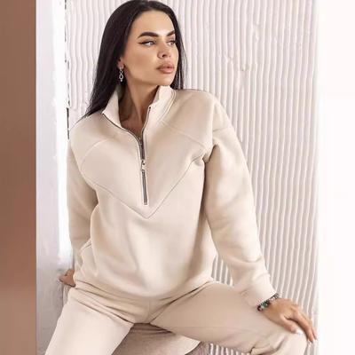 Повседневный костюм для отдыха из двух частей с капюшоном и длинными рукавами из однотонного флиса с защипами