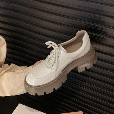 Маленькие кожаные туфли в стиле кожи, новые весенние туфли-лоферы на платформе-маффин, студенческие туфли на высоком каблуке, женская обувь