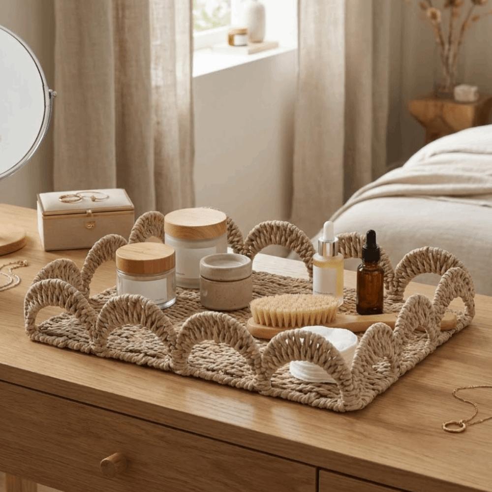 Scalloped Edge Handwoven Storage Basket Rectangular Fruit Basket Desktop Organizer Bedroom