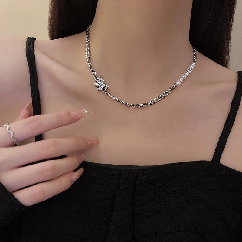 2025 Women's Chic Light Luxury Collarbone Chain: Elegant Ins Style Choker