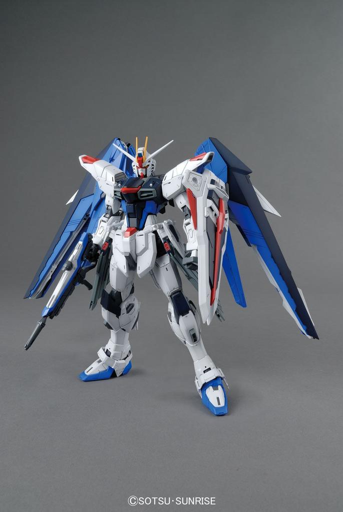BANDAI SPIRITS MG Mobile Suit Gundam SEED Freedom Gundam Scale Plastic Model Ver.2.0 1/100 Color-coded Multi-color