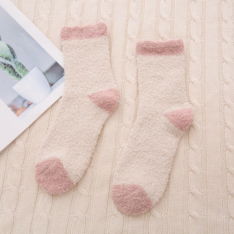 5/10 Pairs Casual Autumn Winter Fleece Lined Socks for Women Winter Coral Velvet Mid Calf Socks Thickened Warm Postpartum Floor Socks for Sleep