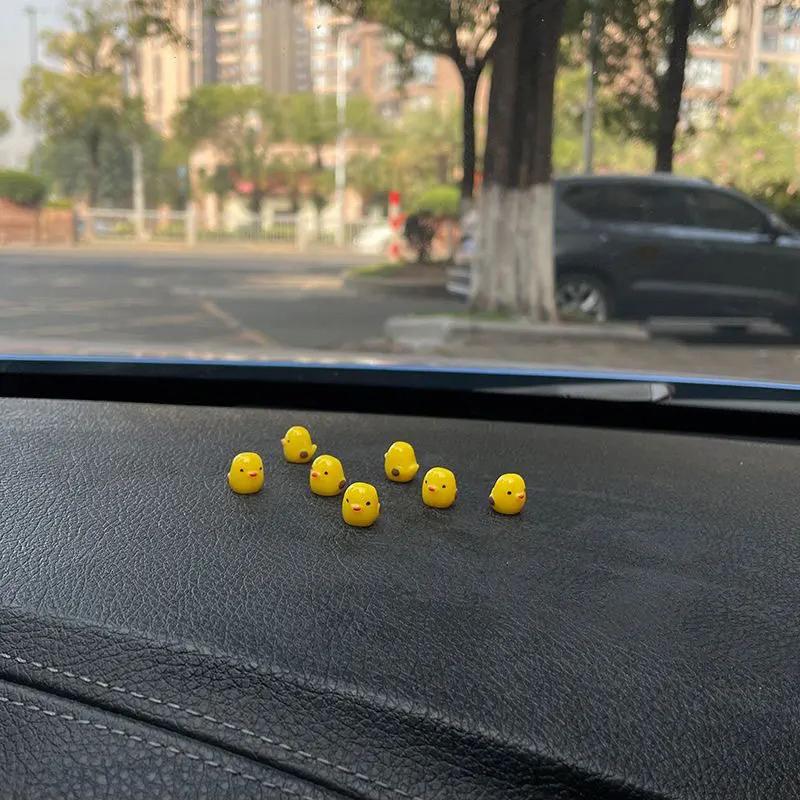 5Pcs Resin Cute Mini Chicken Car Interior Decoration Auto Rearview Mirror Dashboard Ornaments Gift Car Accessories