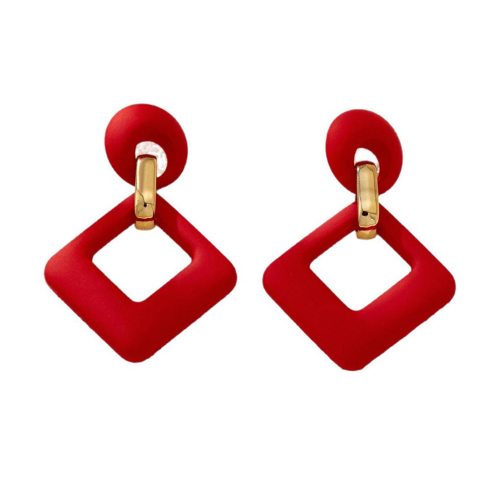 Модные серьги для женщин