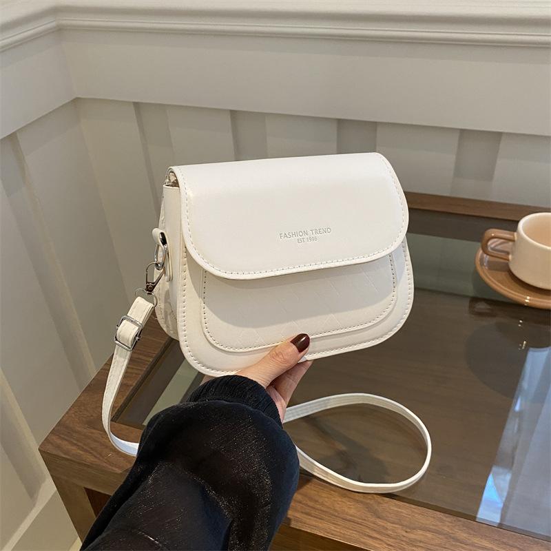 Нишевая дизайнерская сумка 2025 лето новая модная женская сумка ins стиль Гонконга ретро сумка-седло универсальная маленькая квадратная сумка