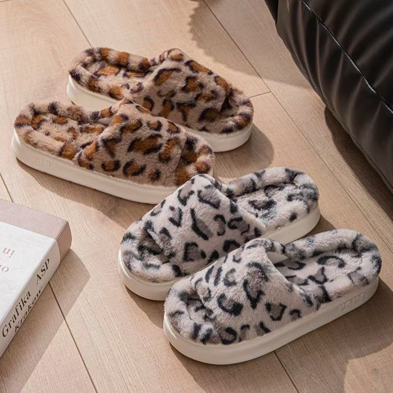 Fashion Couple's One Word Slippers Winter New Fashion Leopard Women Home Shoes Lightweight Comfortable Non Slip Men's Plush Shoes