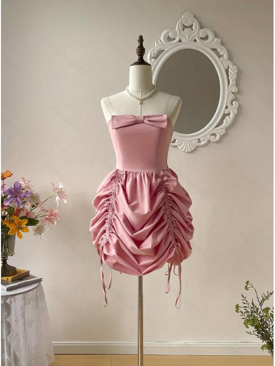 Мечтательное платье без бретелек с бантом на груди и регулируемой юбкой