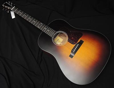 Акустическая гитара Eastman Type Sunburst из цельного дерева с круглыми плечами E1-SS-SB J-45