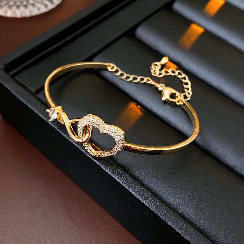Hot Selling Hollow Out Simple and Versatile Fashionable Wristband with a Light Luxury and High-end Feel