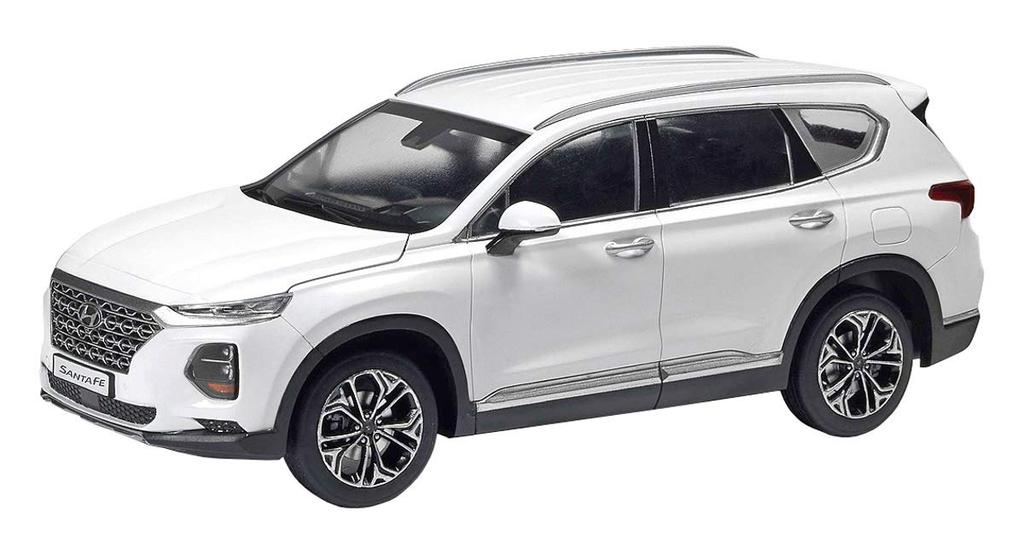Academy Hyundai Santa Fe 2018 Snap Kit Plastic Model Kit 15135 1/24