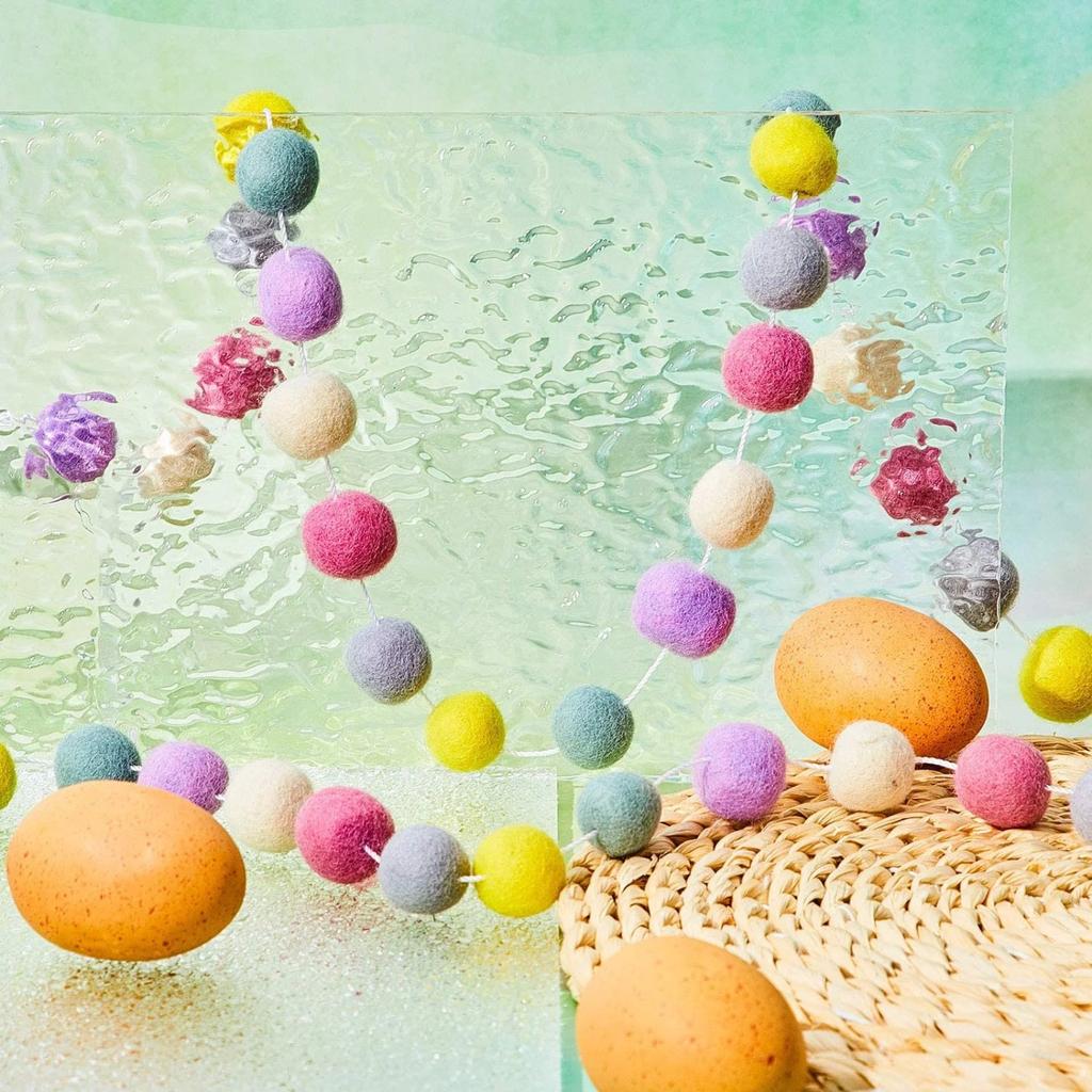 The Children's Room And The Girls' Room Are Decorated With Macaron-colored Hairball Pendants