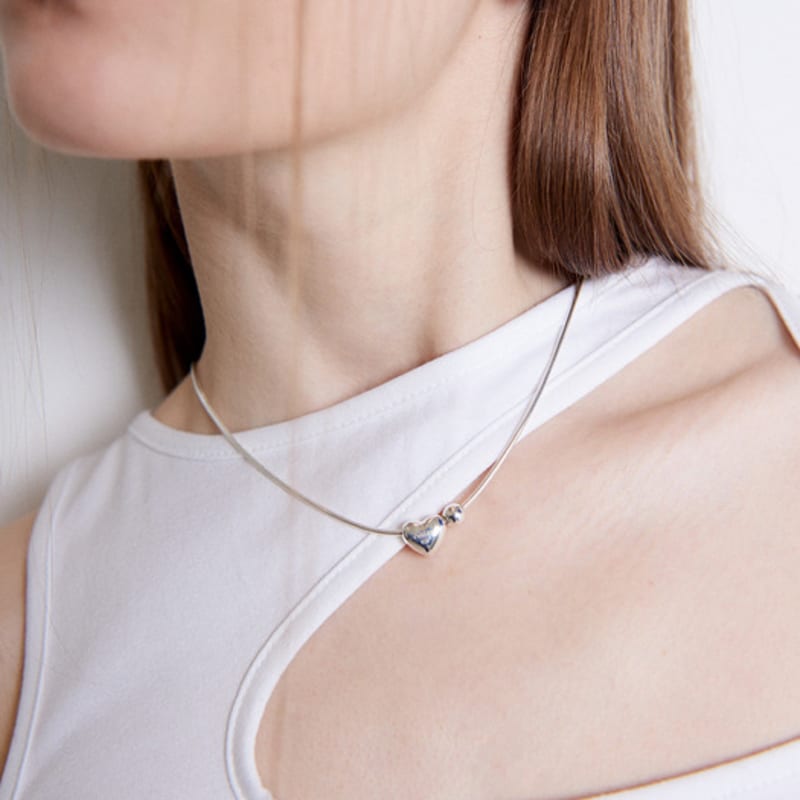 emott Chubby heart ball Necklace