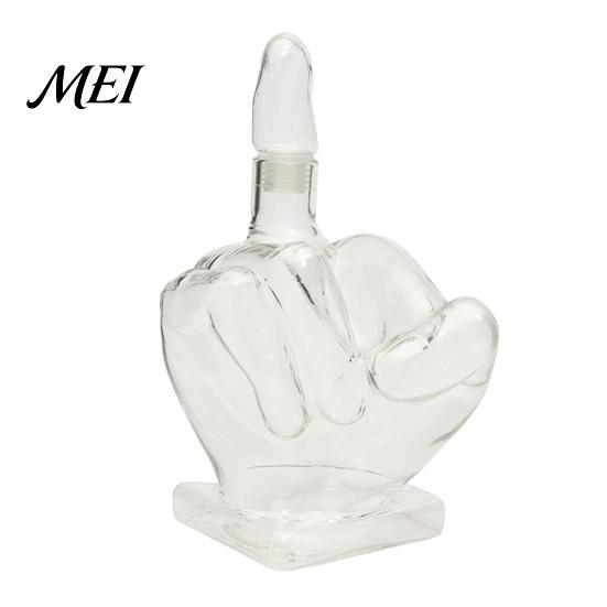 Party Drinkware Essentials Middle Finger Whiskey Decanter, 1000ml Glass Fist Dispenser with Stopper, Father's Day Present Unique Hand Shape