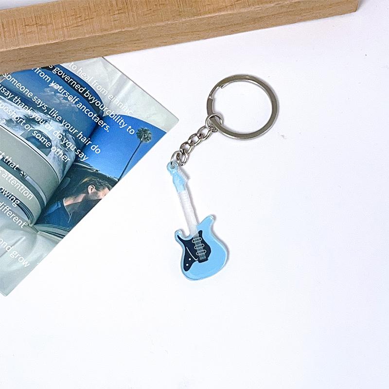 Креативный мини-брелок для ключей в виде гитары, подвеска, шарм для сумки, аксессуары, сувенир в подарок с музыкального фестиваля