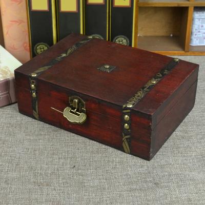 Деревянная коробка 23 x 16 x 7,5 см Натуральный деревянный ящик для хранения Домашнее хранение Ретро деревянная шкатулка для памятных вещей для искусства, хобби, подарка, ювелирных изделий, колец