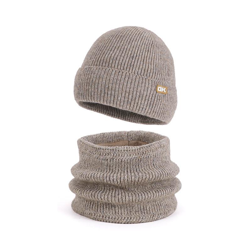 Вязаный комплект из смесовой шерсти: шапка и шарф-снуд для зимнего тепла и защиты от ветра на улице