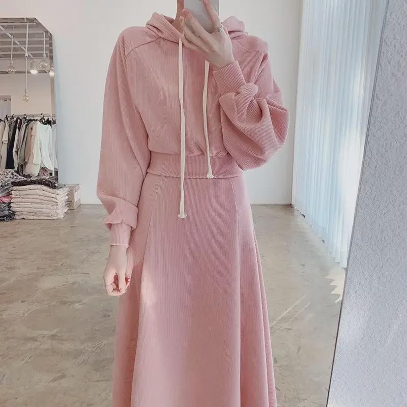Стильный женский розовый костюм с юбкой 2025 года: Весна/Осень-Зима Двухсекционный вязаный свитер и юбка-полусолнце