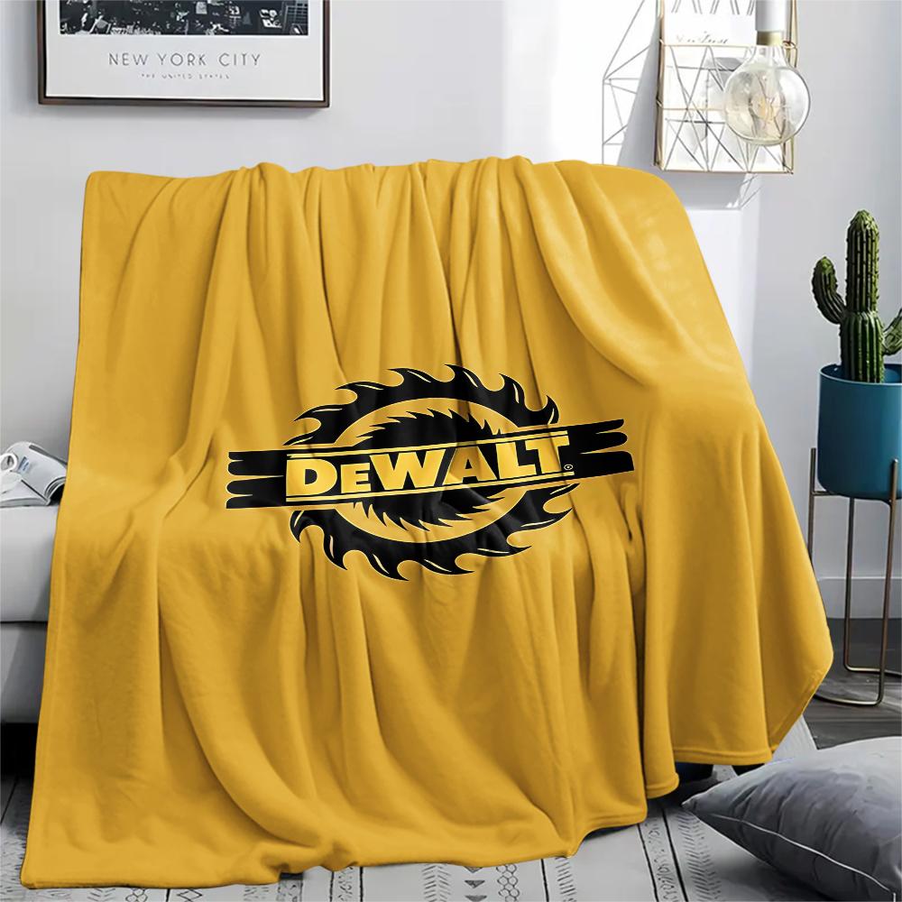 1 шт. Фланелевое одеяло с принтом Dewalt, Высококачественное, Для всех сезонов, Декор для дома, Тепло и уют, Идеально для рождественских подарков