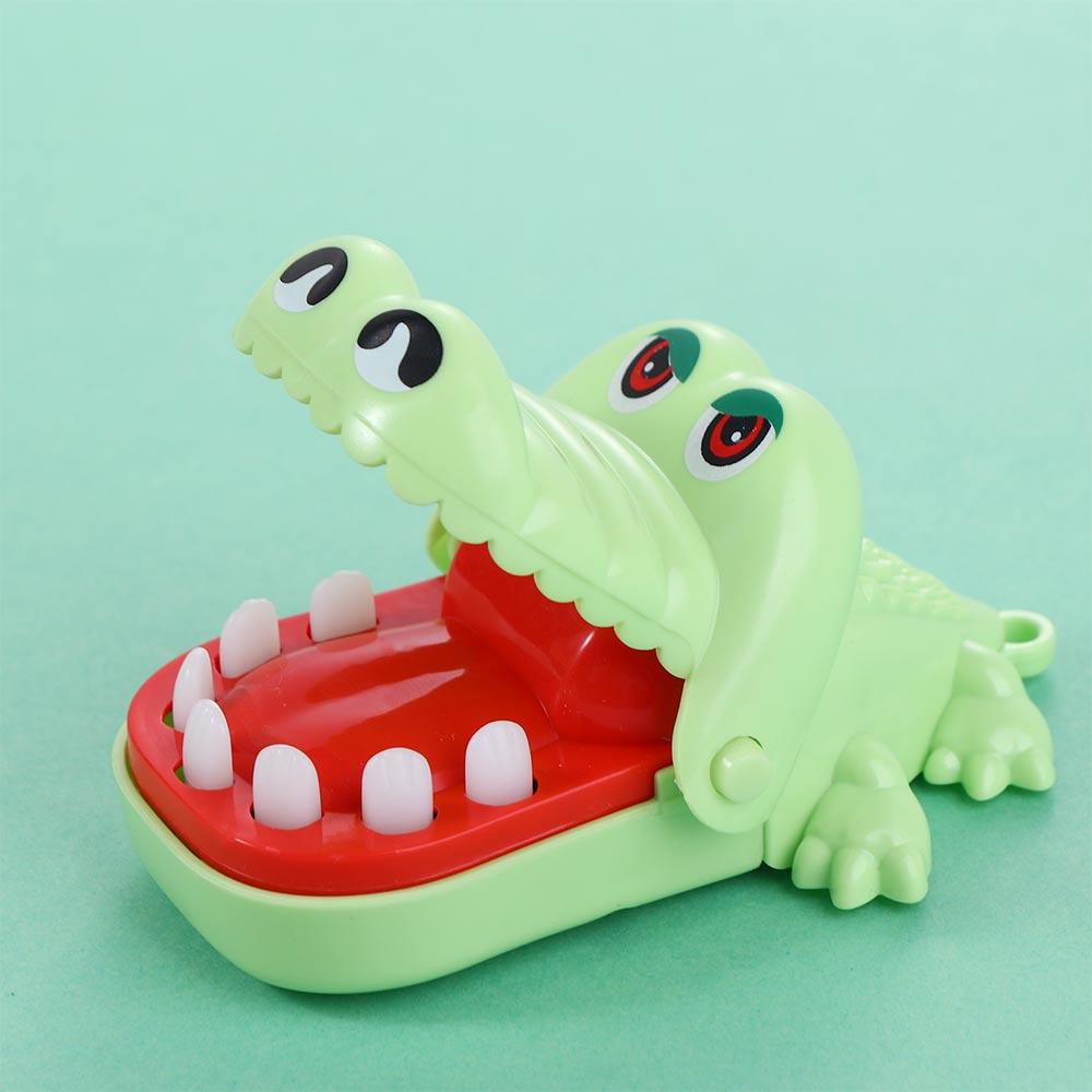 Alligator With Keychain Novelty Toys Mini Crocodile Mouth Crocodile Toys Bite Finger Game Gags Toy