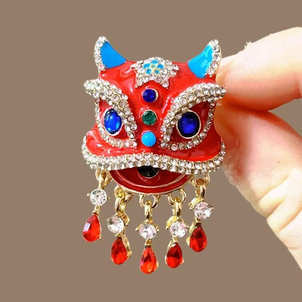 Яркая брошь-булавка 'Танцующий лев' из красной эмали, дизайн в стиле китайского традиционного народного искусства, аксессуар-значок для фестивалей и праздников