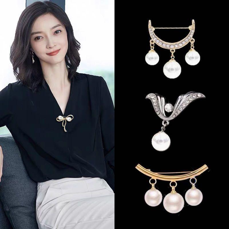 Pearl Brooch Atmospheric V-neck Skirt Anti-exposure Brooch Pin Fixed Clothes Women's Collar Pin Accessories Cardigan Pin