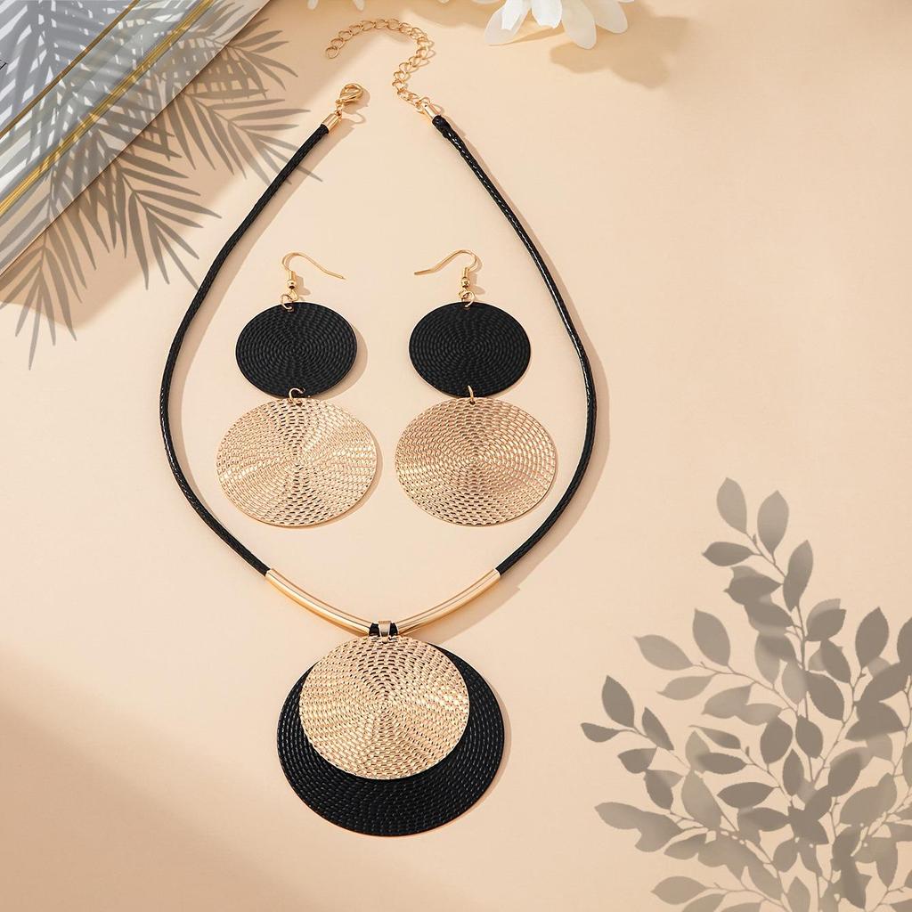 Элегантное большое круглое металлическое ожерелье-подвеска для женщин - Высококлассная легкая роскошь