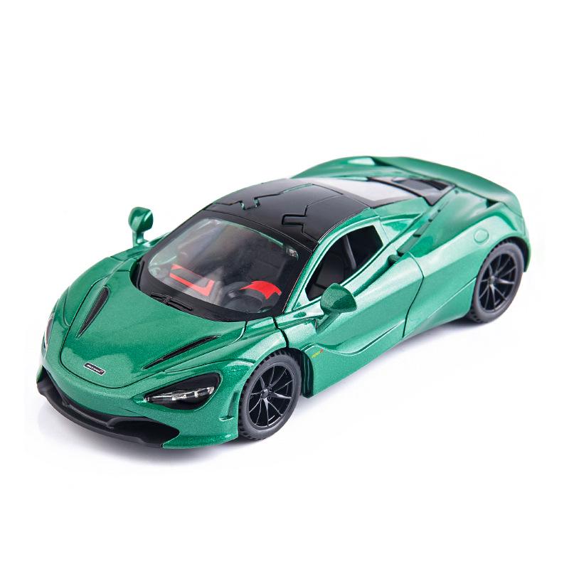 В упаковке 1:32 игрушечных автомобиля McLaren 720S Alloy с инерционным механизмом, звуком и световыми эффектами