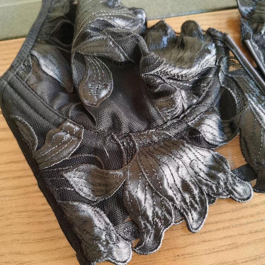 Европейские и американские женщины, сексуальный комплект с бюстгальтером и трусиками с глубоким V-образным вырезом, комплект кружевного нижнего белья с вышивкой, ультратонкий комплект нижнего белья с эффектом пуш-ап