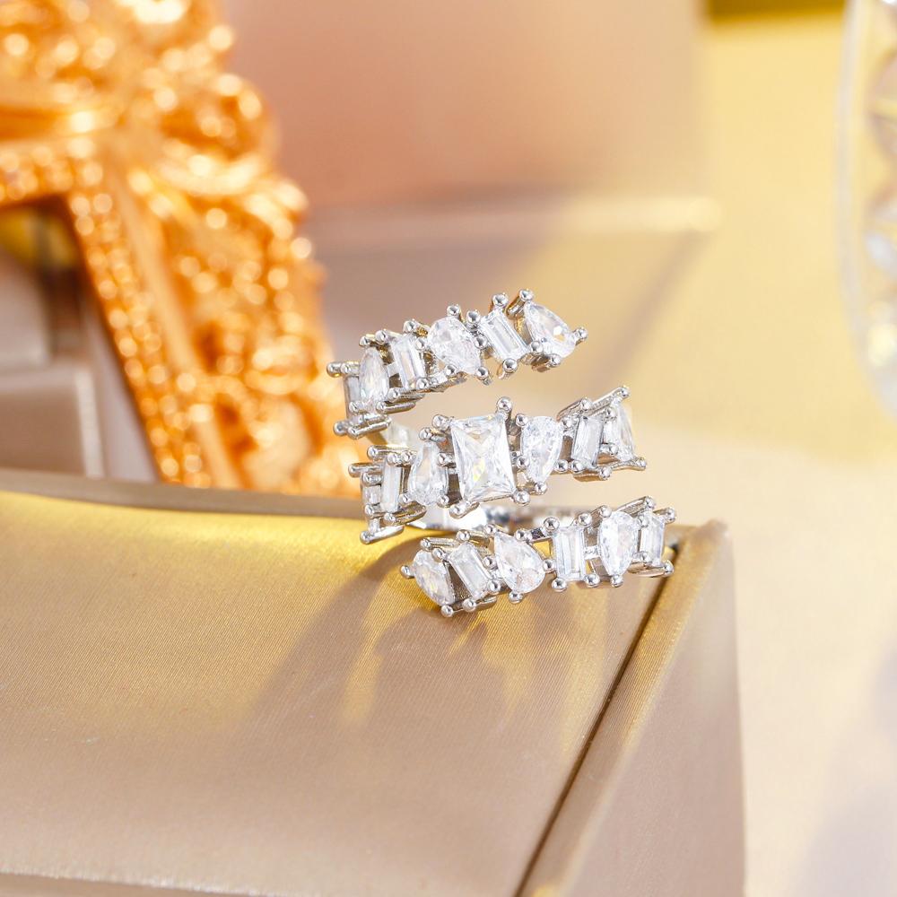 Ювелирные изделия CMM, блестящее прозрачное кольцо с несколькими фианитами серебряного цвета, геометрическое регулируемое кольцо для коктейльной вечеринки для женщин