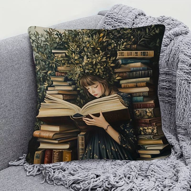 Уютная наволочка на подушку в книжной тематике - Наволочка с литературной цитатой и узором из книг для книжного домашнего декора