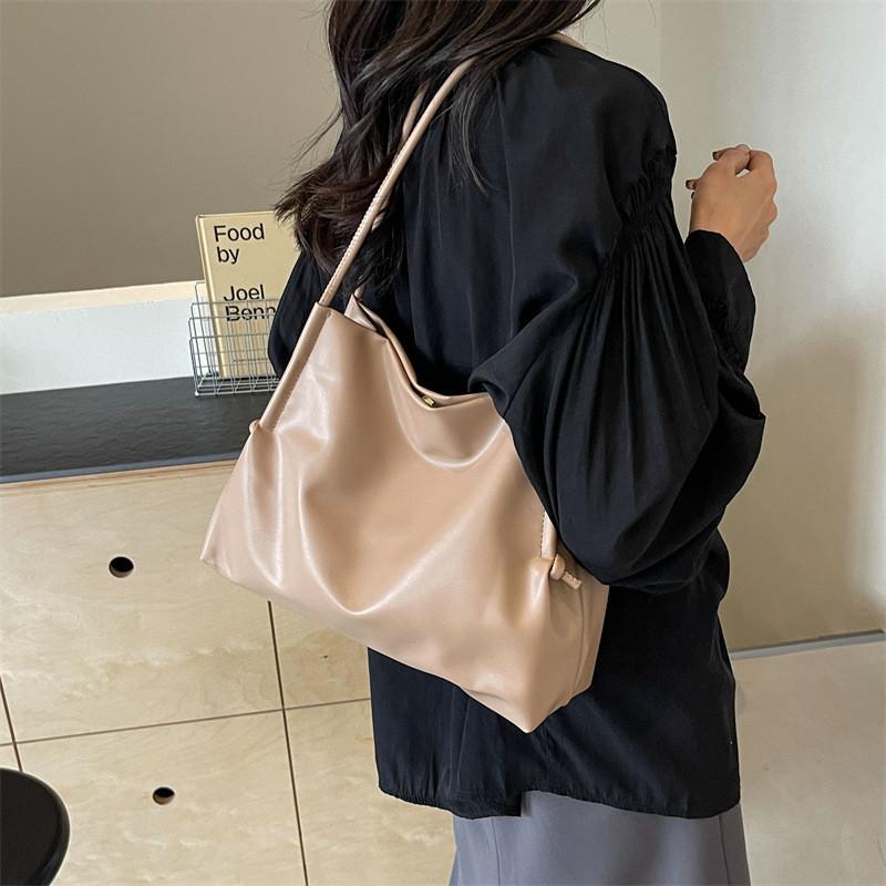 Fashionable Large Capacity Pu Tote Bag For Women 2024 Trendy Commuter Handbag